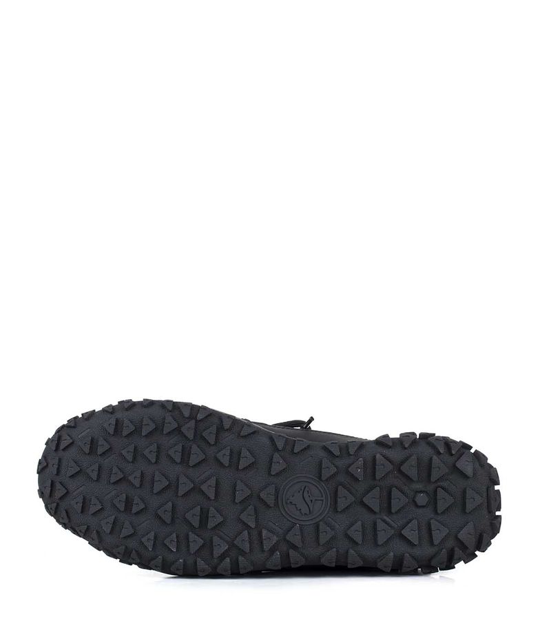 Zapatillas-trekking-de-cuero-con-puntera-cocida-en-negro.jpg