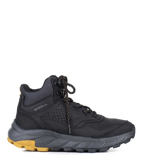 Zapatilla botita trekking en cuero negro