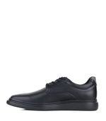 Zapatos-sport-acordonados-de-cuero-negro-y-base-negra.jpg
