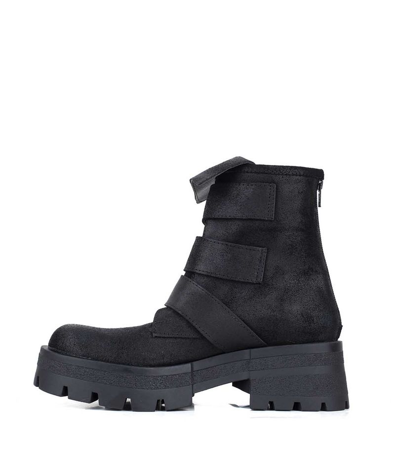 Botas-cortas-de-cuero-negro-con-hebillas-y-plataforma.jpg