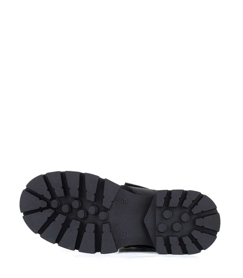 Botas-cortas-de-cuero-negro-con-hebillas-y-plataforma.jpg