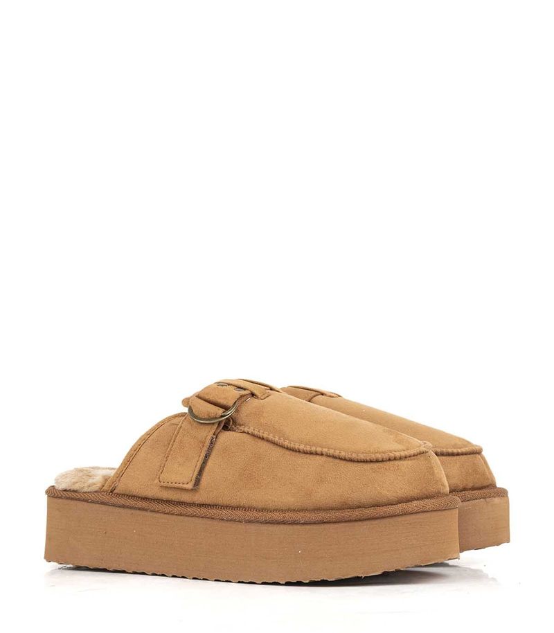 Pantuflas-de-gamuza-en-suela.jpg