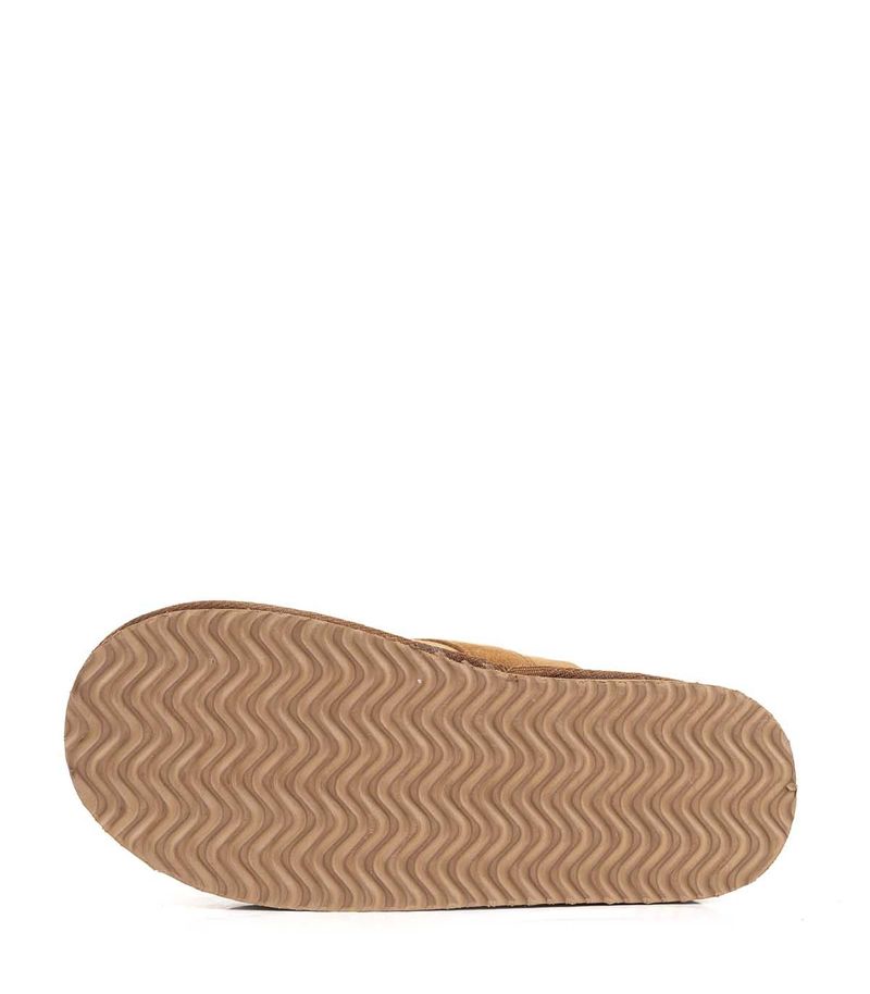 Pantuflas-de-gamuza-en-suela.jpg
