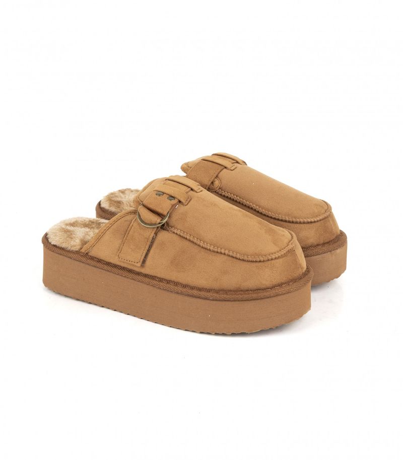 Pantuflas-de-gamuza-en-suela.jpg