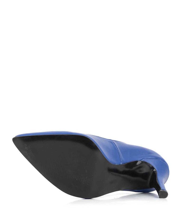 Stiletto-clasico-en-cuero-azul.jpg