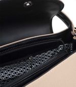 Cartera-beige-combinada-de-simil-cuero-con-solapa.jpg