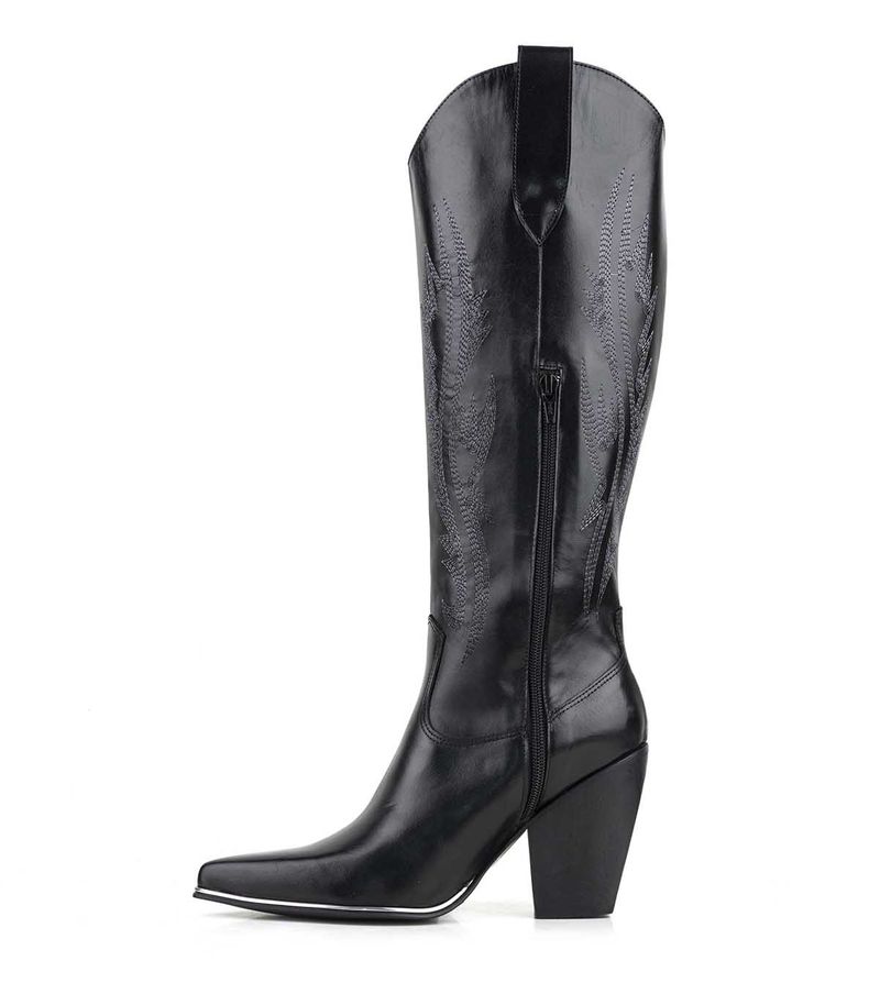 Texanas-altas-de-cuero-negro-con-bordados.jpg