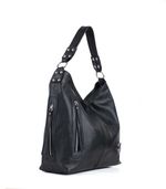 Cartera-de-cuero-negra-con-manija-y-detalle-de-trebol.jpg