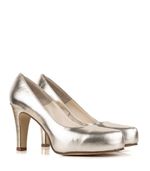 Stilettos-clasicos-en-metalizado-platino.jpg