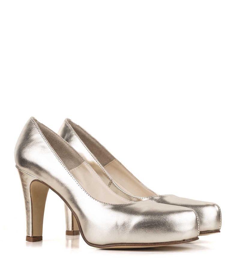 Stilettos-clasicos-en-metalizado-platino.jpg