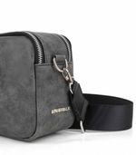Bandolera-gris-topo-minimalista-en-gris-topo.jpg