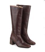 Botas-altas-clasicas-de-cuero-chocolate.jpg