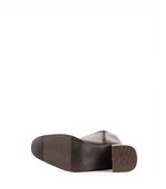 Botas-altas-clasicas-de-cuero-chocolate.jpg