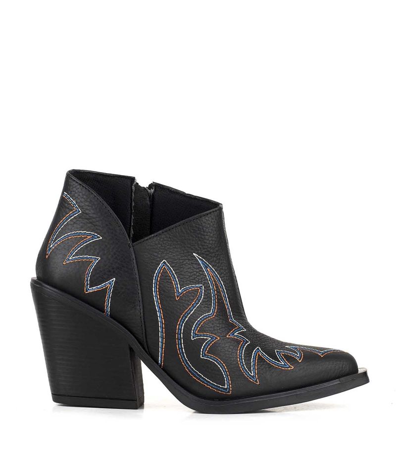 Botas-texanas-bajas-de-cuero-negro-con-bordados.jpg
