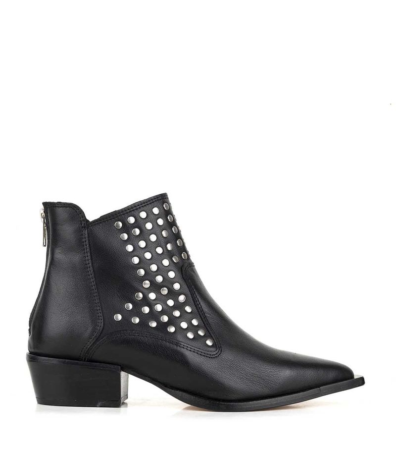Botas-texanas-taco-bajo-en-cuero-negro-con-tachas.jpg