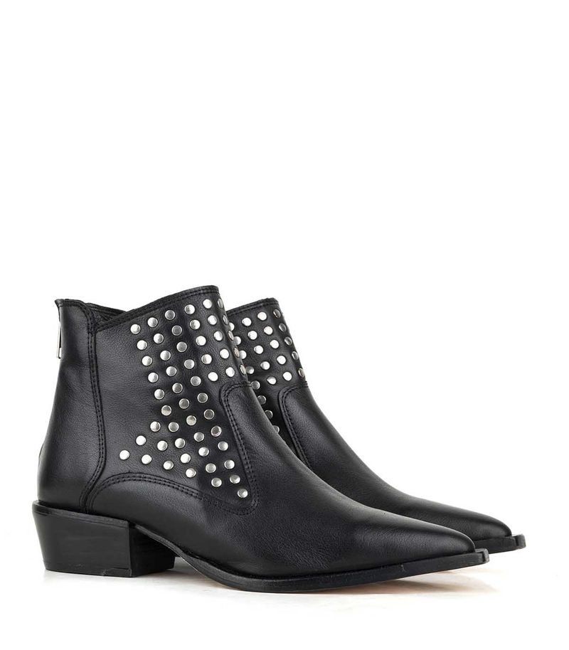 Botas-texanas-taco-bajo-en-cuero-negro-con-tachas.jpg