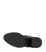 Botas-cortas-de-cuero-negro-con-aplique-y-base-antideslizante.jpg