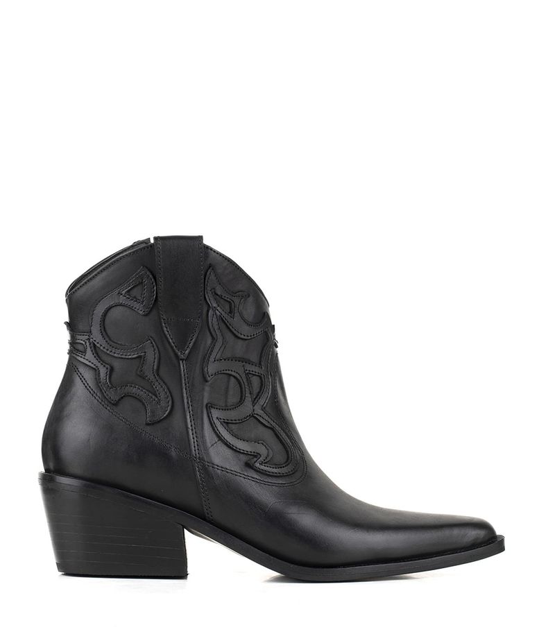Botas-texanas-en-cuero-negro.jpg