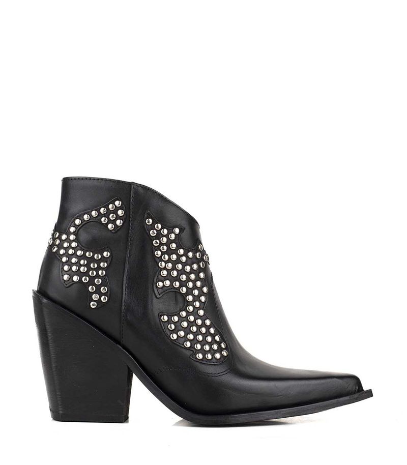 Botas-cortas-texanas-en-cuero-negro-con-tachas.jpg