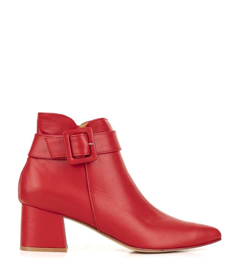 Botas-de-vestir-en-cuero-rojo-con-taco-forrado-y-hebilla.jpg