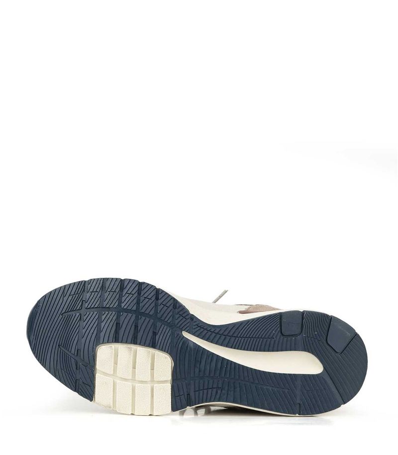 Zapatillas-urbanas-con-recortes-de-simil-en-natural.jpg