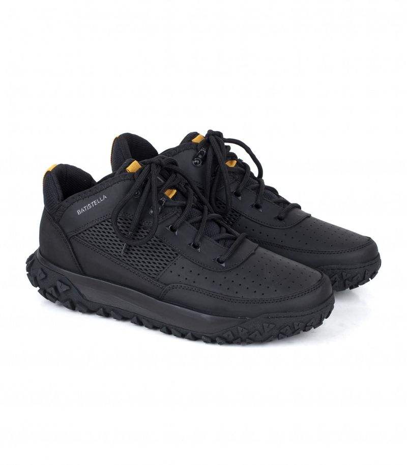 Zapatillas-trekking-de-cuero-con-puntera-cocida-en-negro.jpg