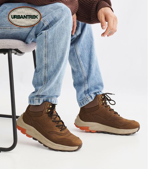 Zapatilla botita trekking en cuero marrón