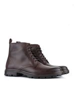 Borcego-clasico-de-cuero-marron-con-cordones-y-cierre.jpg