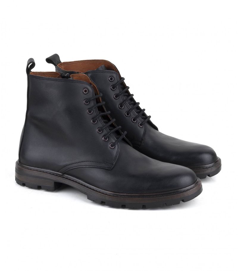 Borcego-clasico-de-cuero-negro-con-cordones-y-cierre.jpg