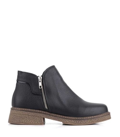 Bota corta clásica de cuero negro