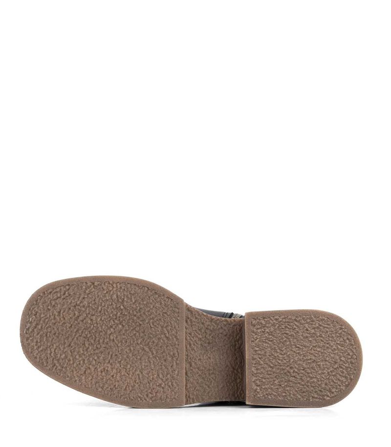 Bota-corta-clasica-de-cuero-negro.jpg