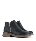Bota-corta-clasica-de-cuero-negro.jpg
