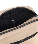 Bandolera-clasica-de-simil-cuero-graneado-beige-y-negro.jpg