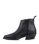 Bota-corta-clasica-de-cuero-negro.jpg
