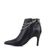Botas-de-vestir-de-cuero-negras-con-taco-fino-y-cadenas.jpg