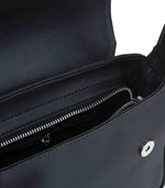 Bandolera-negra-en-simil-cuero-con-solapa.jpg