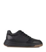 Zapatillas-urbanas-acordonadas-de-cuero-negro.jpg