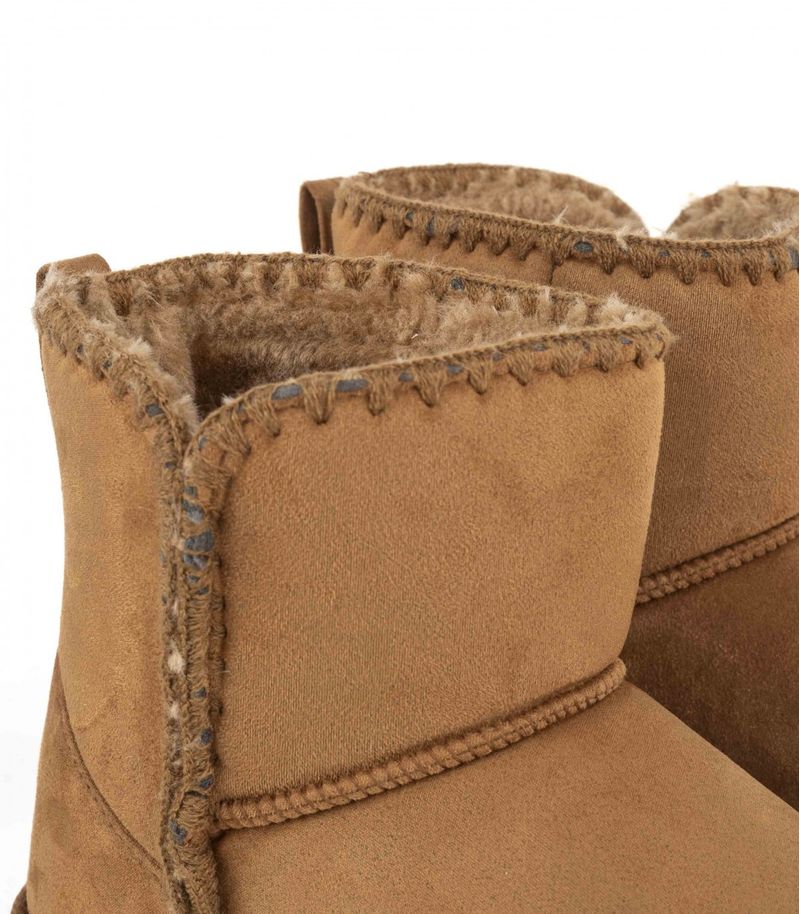 Pantubotas-de-gamuza-con-plataforma-color-suela.jpg