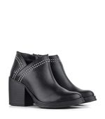 Bota-de-vestir-negra-en-cuero-con-taco-y-tachas.jpg