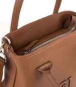 Cartera-clasica-suela-en-simil-cuero-con-correa-desmontable.jpg