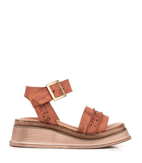 Sandalia de cuero con plataforma