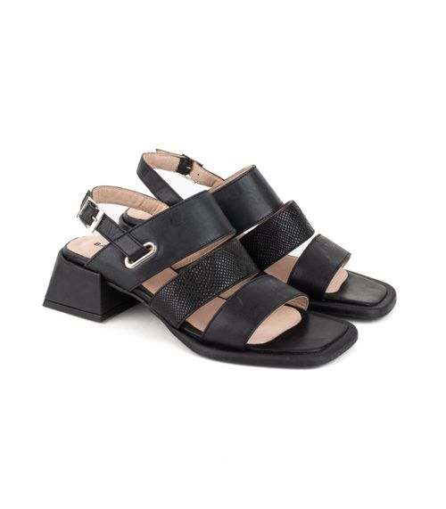 Sandalia de cuero fantasía con taco medio