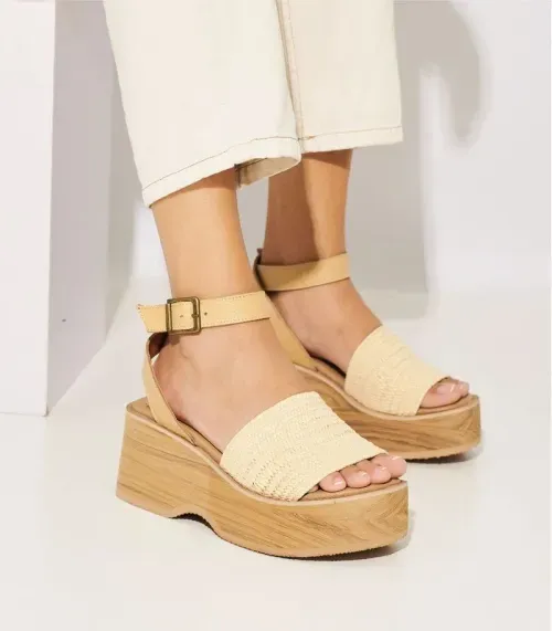 Sandalias taco chino de rafia