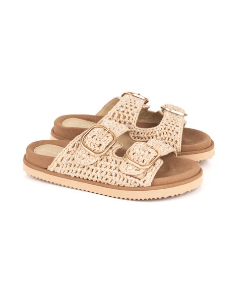 Zuecos simil con hebillas con detalles tejidos