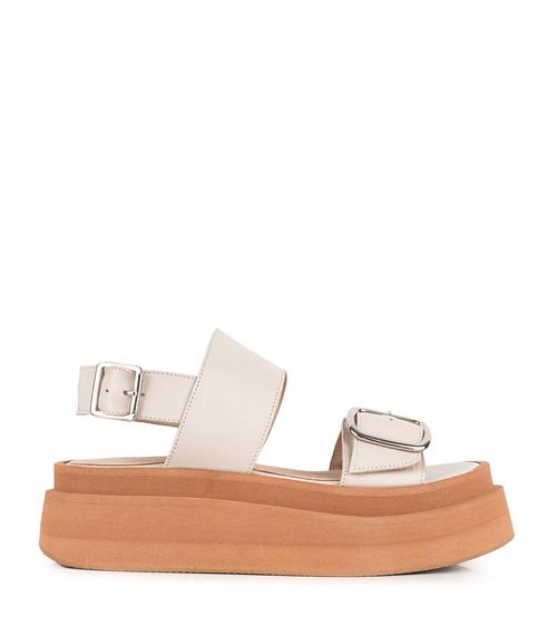 Sandalias de cuero con plataforma y hebillas metálicas