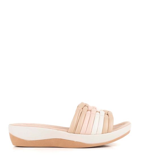 Zueco de simil cuero con base comfort