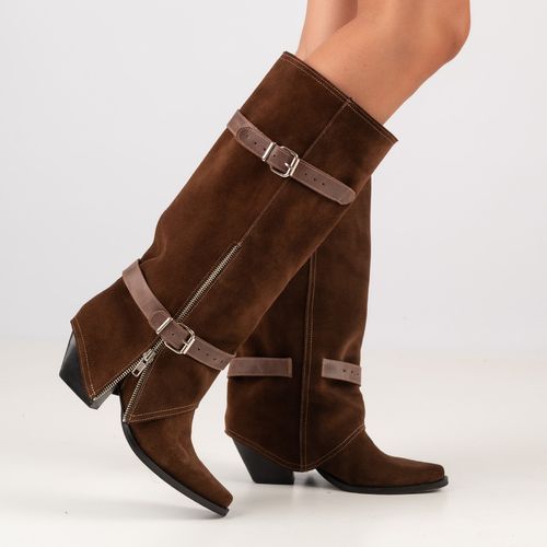 Bota texana alta de gamuza con cierres y hebillas