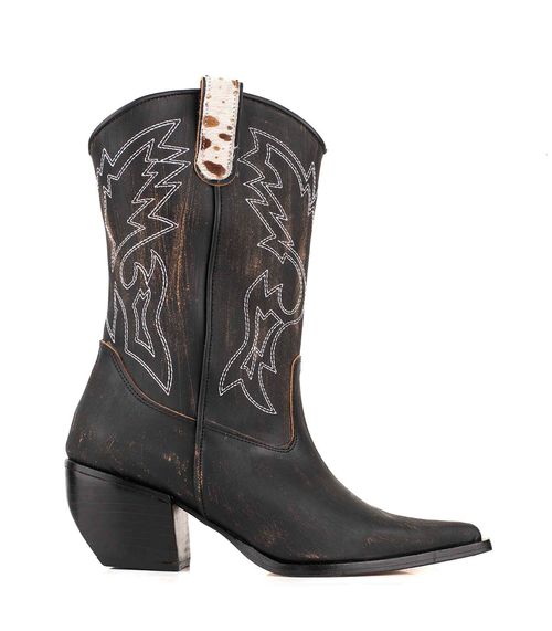 Bota texana media de cuero bordada