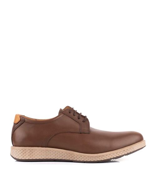 Zapato de cuero con cordones y suela texturada