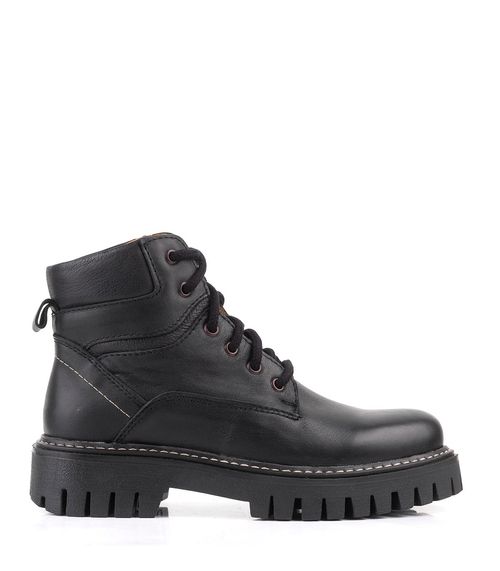 Borcegos de cuero con cordones y suela dentada